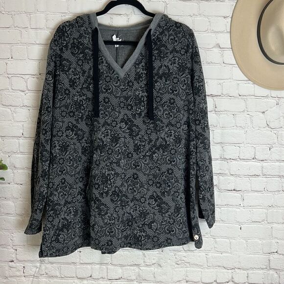 LIVI LANE BRYANT SWEATER - Picture 1 of 10